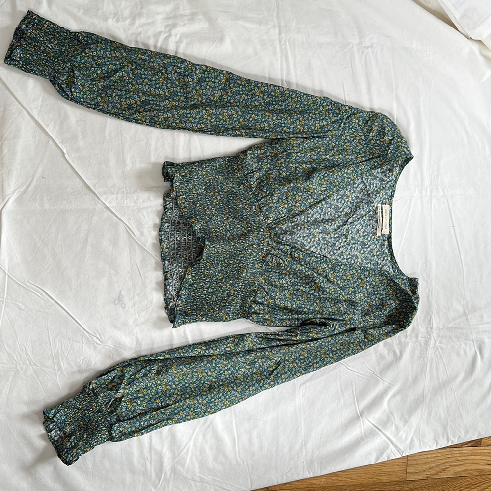 Urban outfitters flowy top size XS-TP